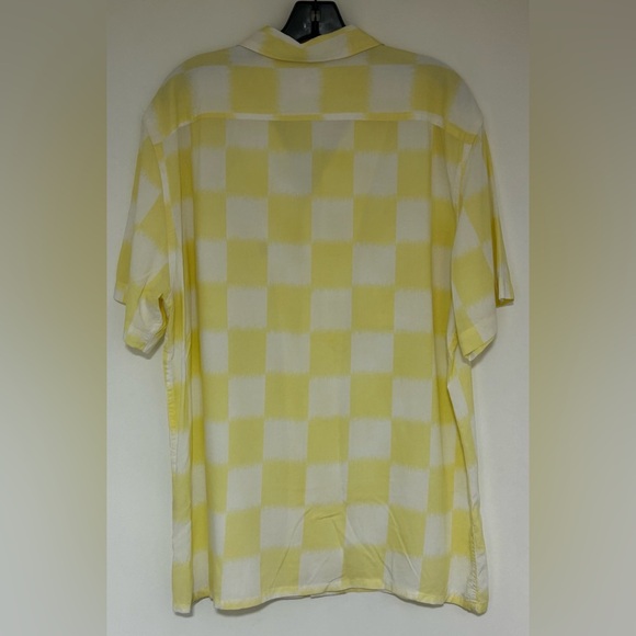 Levi’s The Sunset Camp Men’s Yellow and White Button Down Shirt Size Medium - Picture 2 of 7